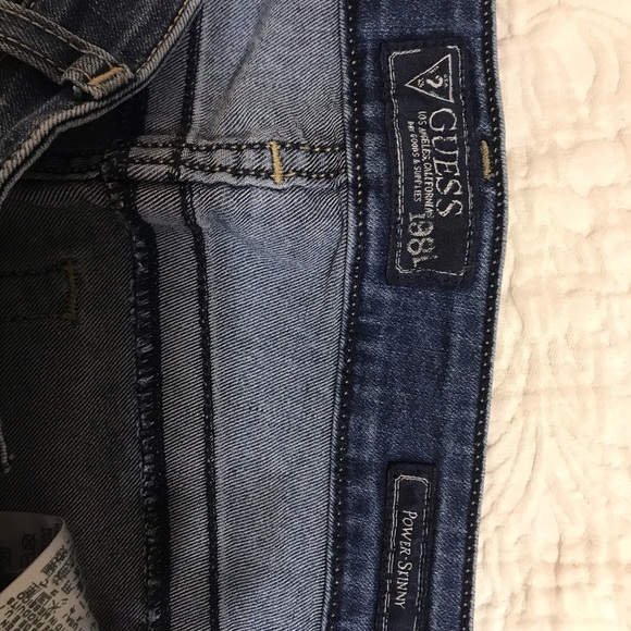 Low-rise Guess Skinny Jeans - Picture 7 of 8